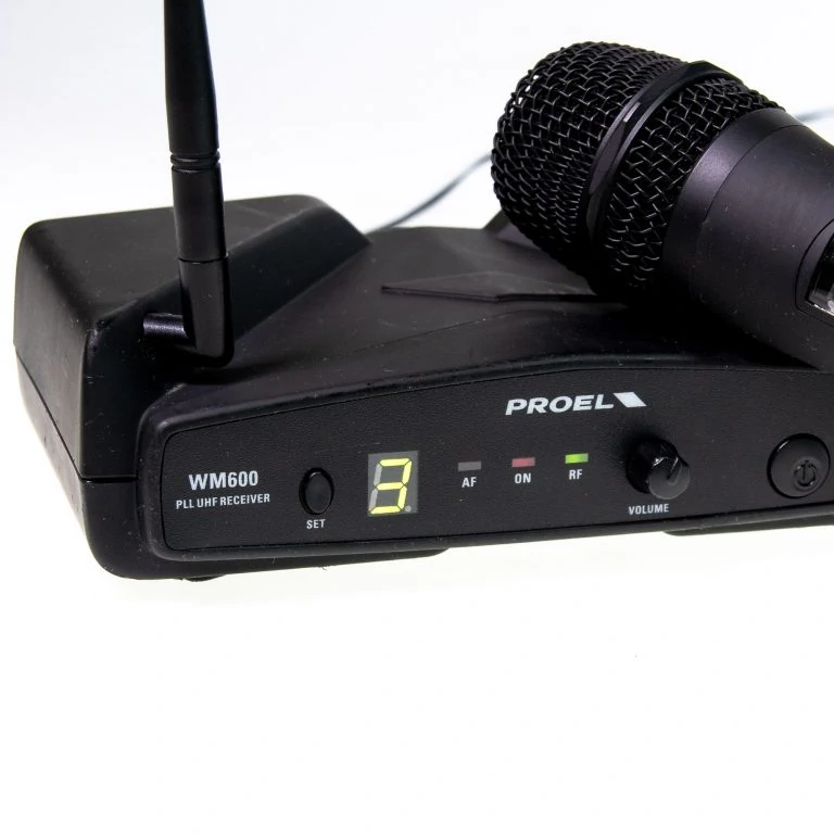 gebraucht kaufen Proel-WM600-Wireless-Microphone-defekt-2-Detail