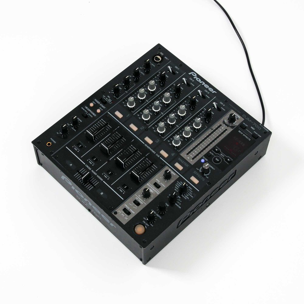 Pioneer-DJ-DJM-700-Outlet-gebraucht-3