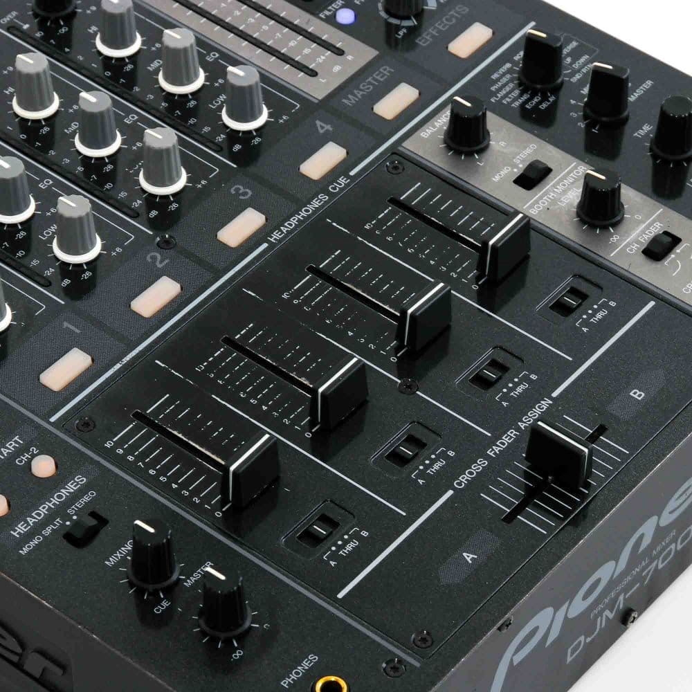 Pioneer-DJ-DJM-700-Outlet-gebraucht-6
