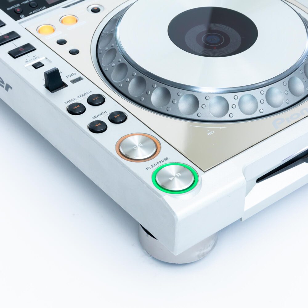 Pioneer-DJ-CDJ-2000-NXS-M-Limited-Platinum-Edition-gebraucht-5