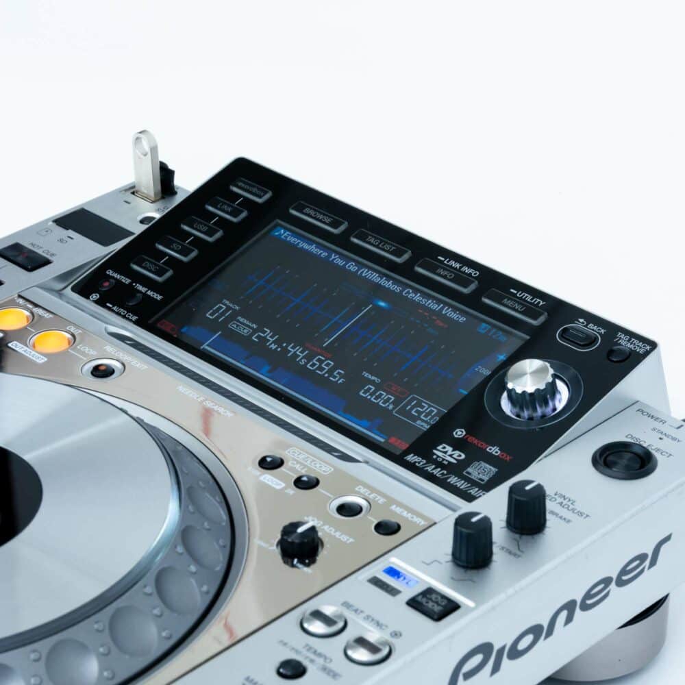 Pioneer-DJ-CDJ-2000-NXS-M-Limited-Platinum-Edition-gebraucht-7