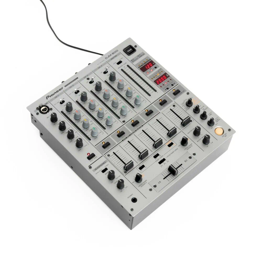 Pioneer-DJ-DJM-600-S-gebraucht-2