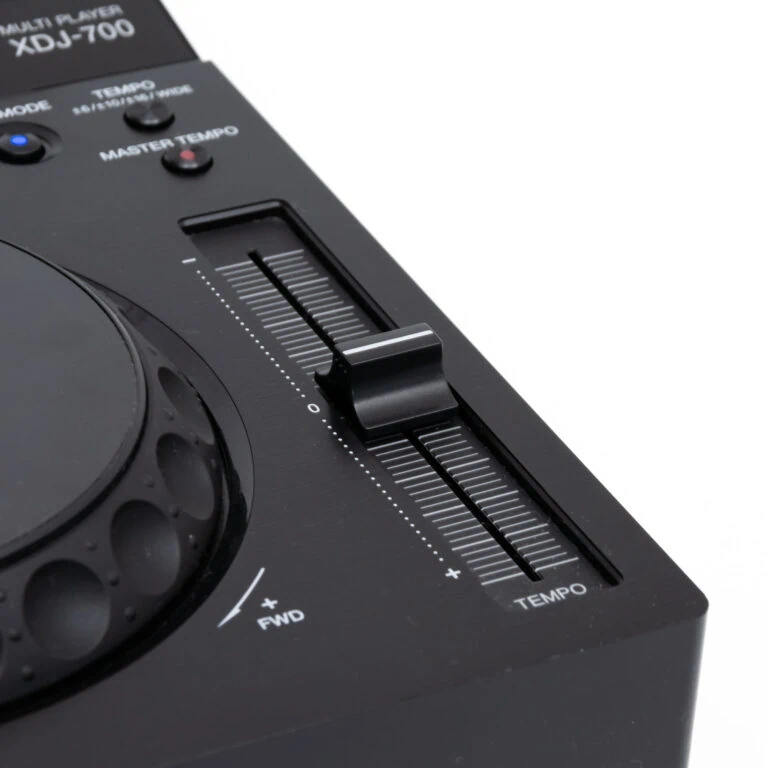 Pioneer-DJ-XDJ-700-gebraucht-7