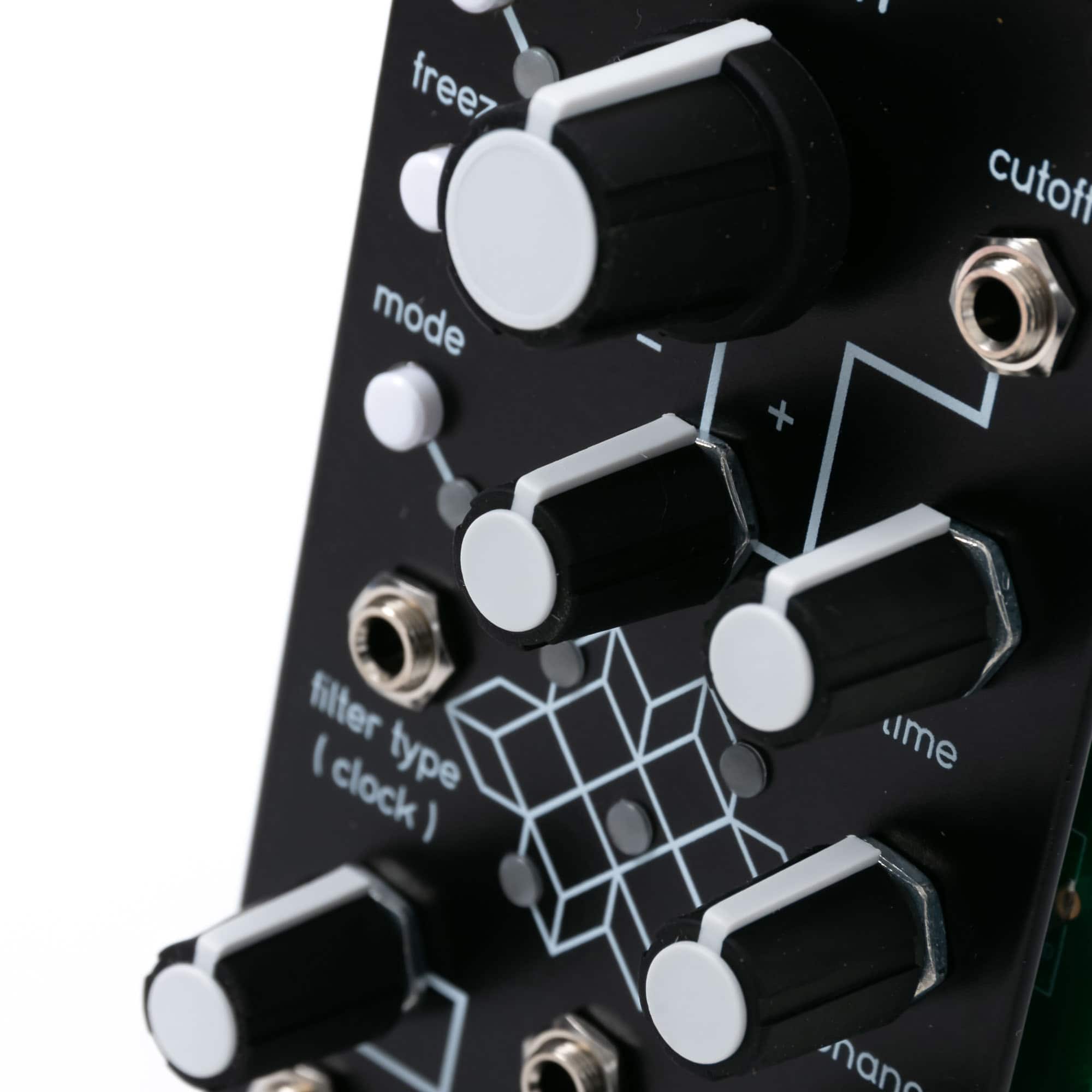 QU-Bit Electronix Prism | CSM - Cologne Street Market