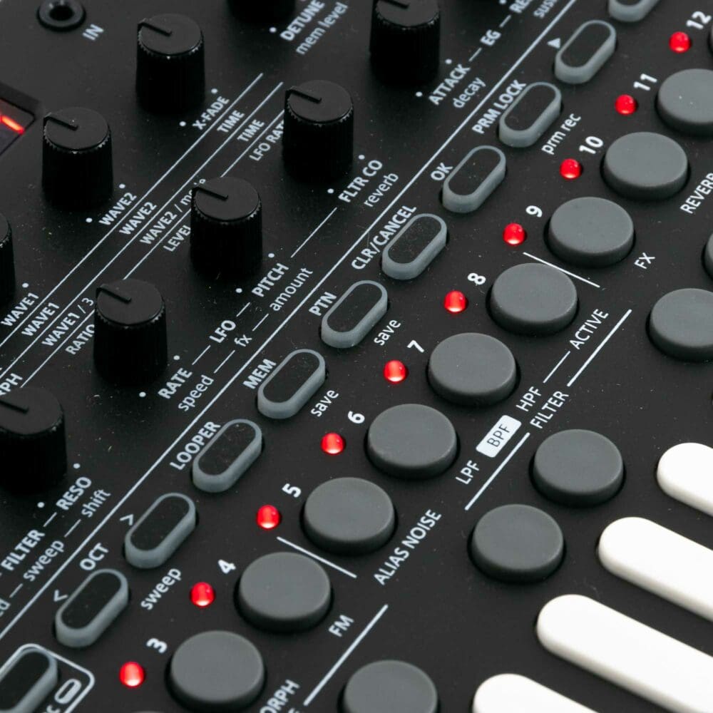 Sonicware Liven 8bit Warps | CSM - Cologne Street Market