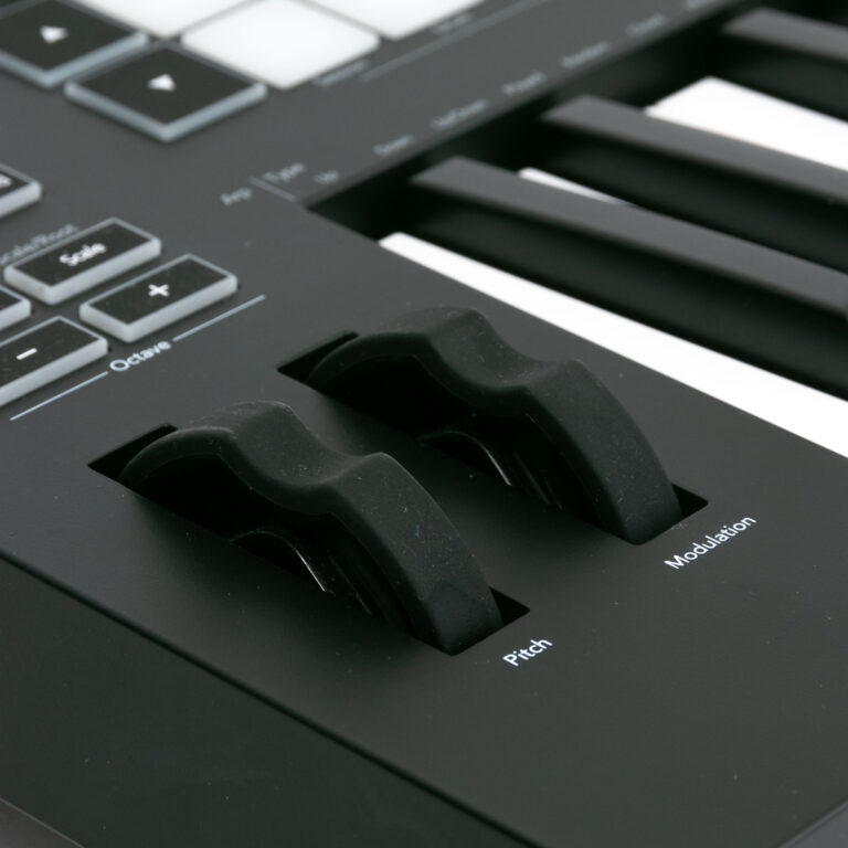 Novation-Launchkey-61-MK3-gebraucht-10 Novation-Launchkey-61-MK3-gebraucht-10
