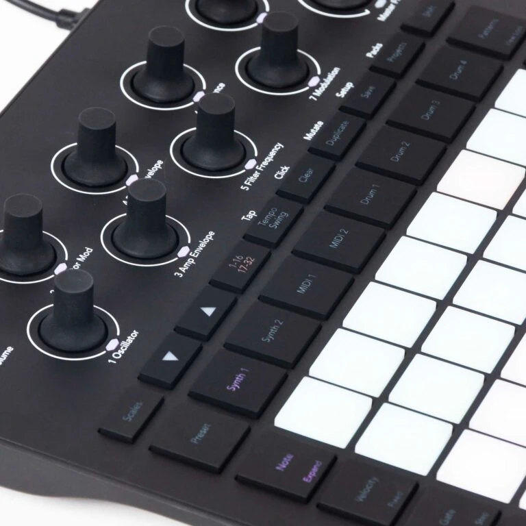 Novation-Circuit-Tracks-gebraucht-5