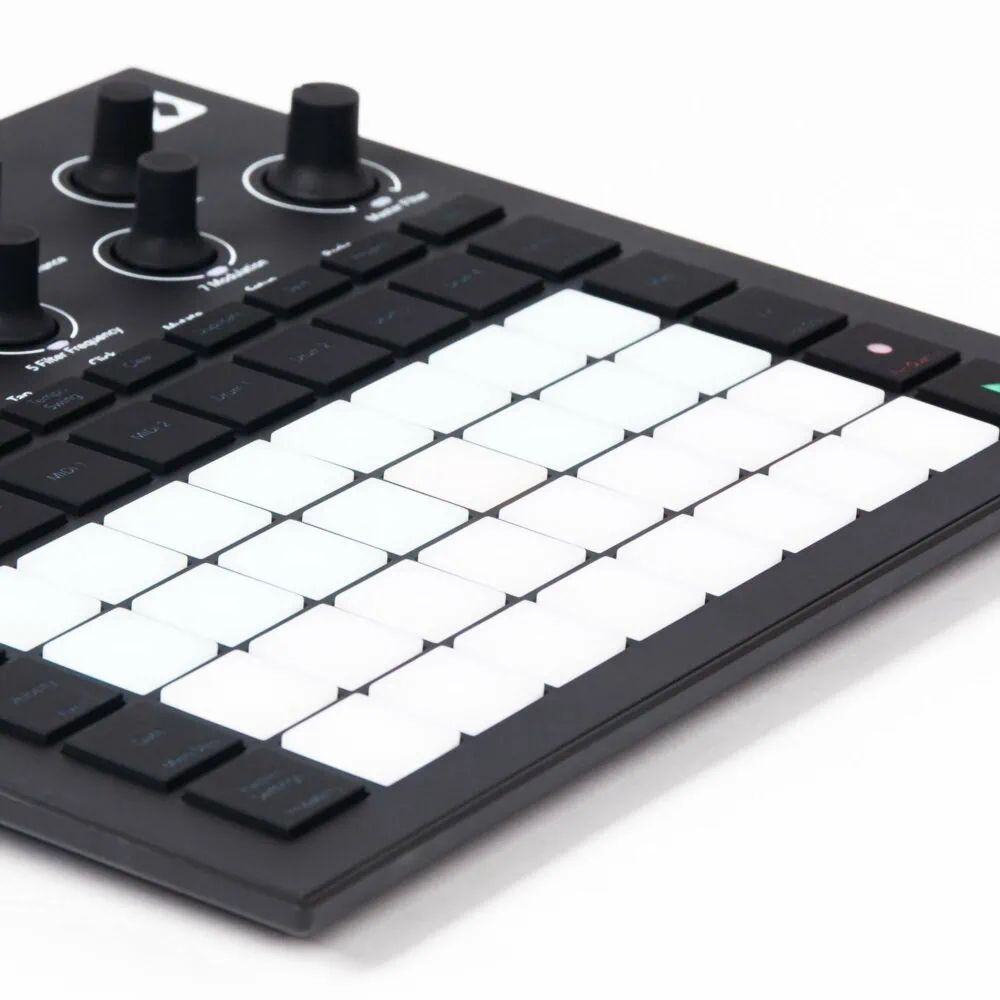 Novation-Circuit-Tracks-gebraucht-7