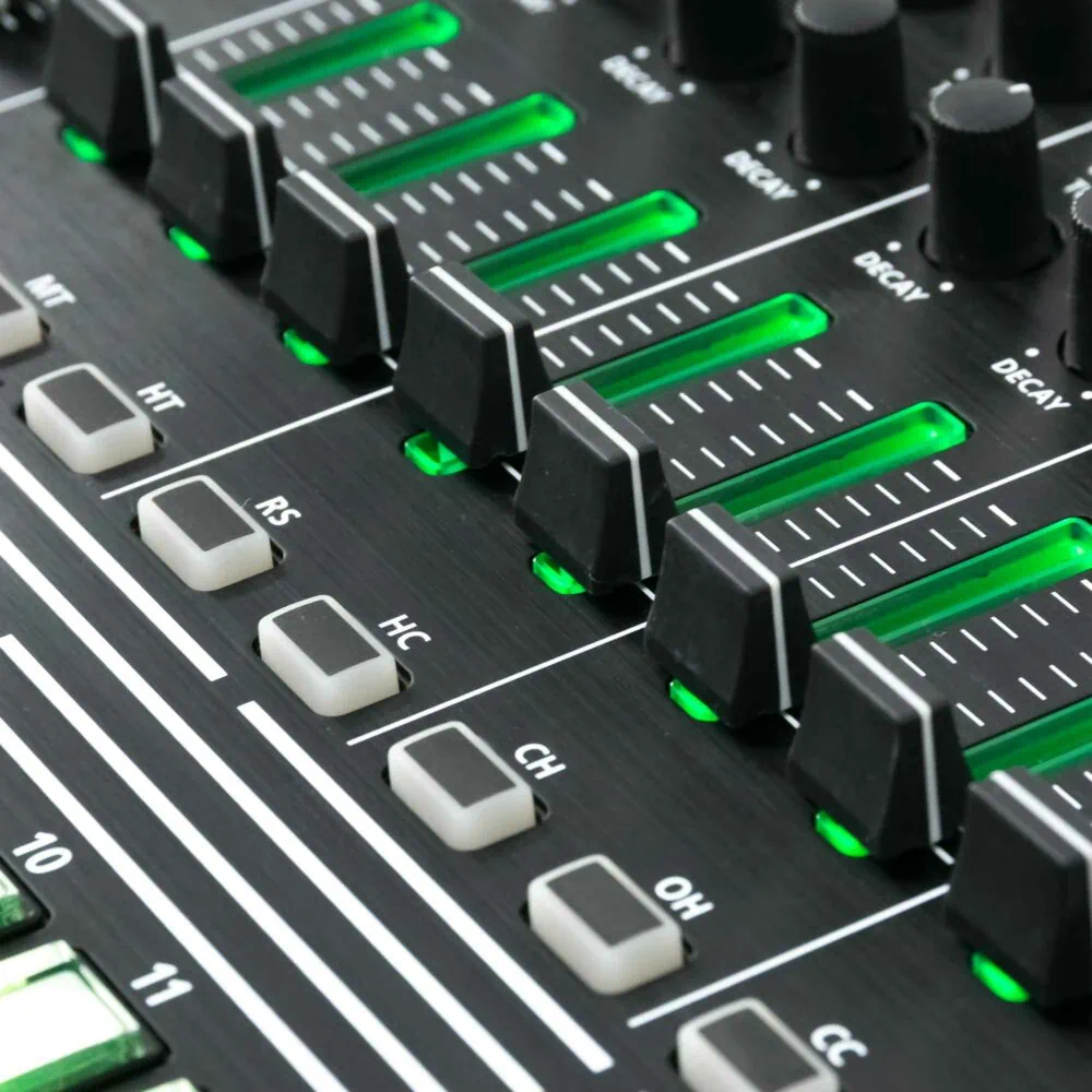 Roland-TR-8-gebraucht-6