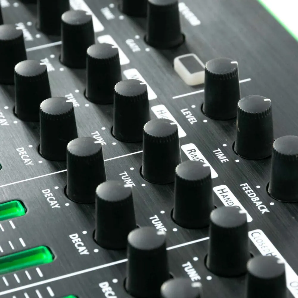 Roland-TR-8-gebraucht-8