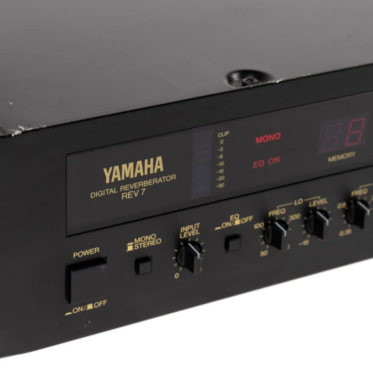 Yamaha-REV-7-2