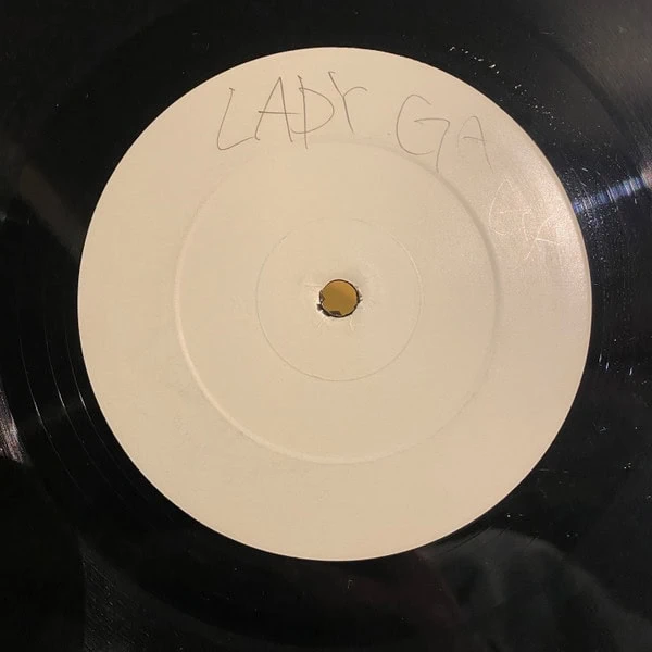 Lady Gaga – Just Dance vs Sweet Dreams(Prydz Mix)-1 Lady Gaga – Just Dance vs Sweet Dreams(Prydz Mix)-1